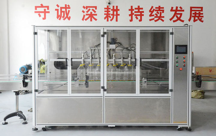 客戶收割機(jī)，20L食用油灌裝機(jī)一言不合就虐狗